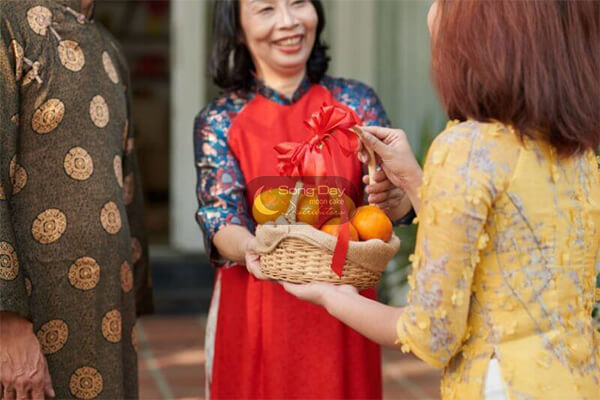 nét đẹp văn hóa tặng quà của người việt