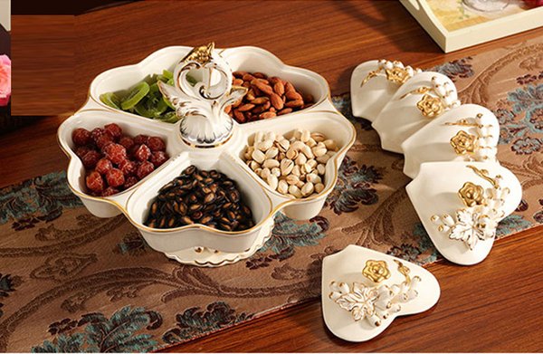 khay mút bằng sứ