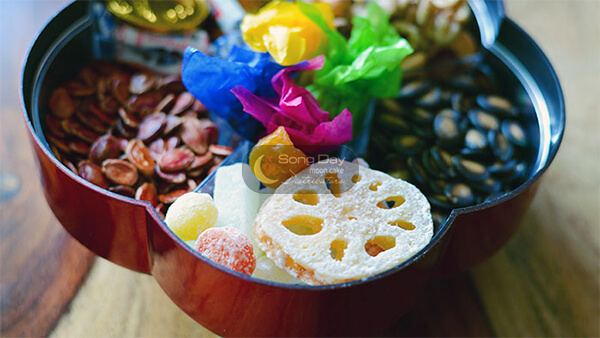 khay mứt tết truyền thống bằng nhựa