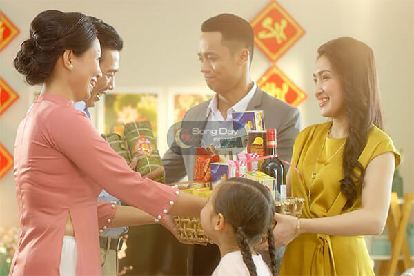 Bạn có biết tặng quà tết vào thời điểm nào phù hợp?