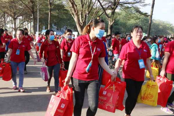 quà tết thiết thực cho công nhân